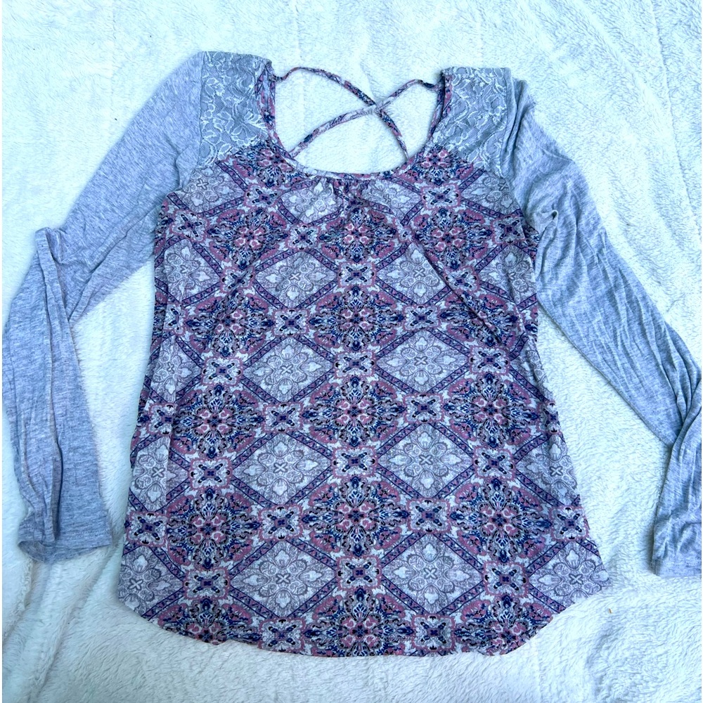 Size L Maurice shirt
